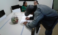 Assinatura da autorizaçao para inicio da obra do Muro de Arrimo no Distrito de Catuné.